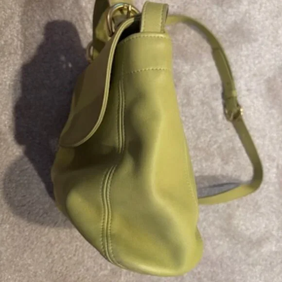 Vintage Coach Leather Chartreuse Cross Body Snap Closure Bag w/ Wallets Included - Picture 7 of 16